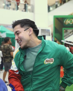 Alex Diaz Instagram - I guess you could say I had a blast at the #Milo60Years Anniversary launch event. Swipe to the end to see 2 Diaz’s collide! 

Milo Celebrates 60 years of building champions in life!
Here’s a few reaction shots from me. Safe to say, it was a great day! 🤸😂☀️

PS What an honour to meet @dyancastillejo 😍🫶🏻
#MiloActivePilipinas #MiloEVERYDAY