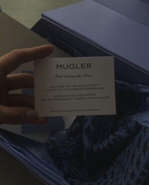 Alex Diaz Instagram - Day 1 in Singapore w/ @muglerofficial🕴️

Upon arriving at our hotel, we were greeted with a gift from the team over at #Mugler! The scents are called Mugler Angel and Mugler Amen

Haven’t tried them yet so stay tuned and I’ll tell ya which is my fave. 

#MuglerParty tonight, excited—taking you guys w/ so meet me on live at 6pm!