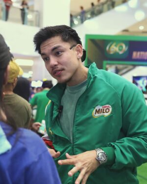 Alex Diaz Instagram - I guess you could say I had a blast at the #Milo60Years Anniversary launch event. Swipe to the end to see 2 Diaz’s collide! 

Milo Celebrates 60 years of building champions in life!
Here’s a few reaction shots from me. Safe to say, it was a great day! 🤸😂☀️

PS What an honour to meet @dyancastillejo 😍🫶🏻
#MiloActivePilipinas #MiloEVERYDAY
