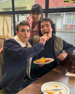 Alex Garfin Instagram - Food fight at Vicky Mays