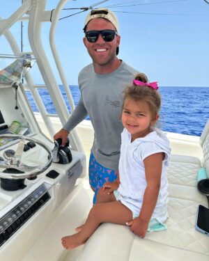 Alex Kompothecras Instagram - Just doing what we love🤙🏻☺️🌴🐟