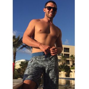 Alex Kompothecras Instagram - Start your day right with a smile!😄🌊🌴 #happysunday #sundayfunday #siestakey #siestakeystyle
