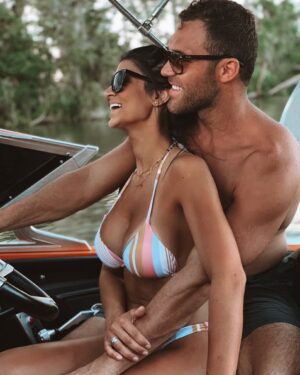 Alex Kompothecras Instagram - Watch out... she’s coming in Hot😜🔥🚀💦💦 #mastercraftboats #georgia #wakeboarding #wakesurfing #ctikneebraces