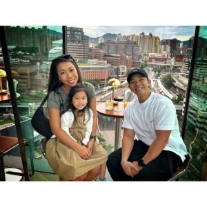 Alex Lam Chi-Sin Instagram - ❤️享受家庭樂❤️
再次多謝朱朱好好嘅推介
非常優質美味酒店自助餐
最重要係滿足最愛嘅太太
因為佢好喜歡食蟹同榴槤
乖乖一入到酒店酒店同事
見到佢即時送上小熊禮物
開心到飛起多謝呢位姐姐
有興趣可以撳返短片收看
我真心推介嘅酒店自助餐
#阿拉斯加帝王蟹宴 #唯港薈 #自助餐 
#AlaskaCrabtasticBuffet
#TheMarket #hoteliconhk