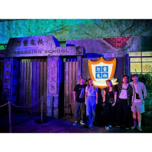 Alex Lam Chi-Sin Instagram - 🎃海洋公園🎃
海洋公園哈囉喂真心係超正
咁大個仔第一次夜晚入鬼屋
一尊重每位工作人員嘅專業
二老婆同朋友都玩得好開心
因為好耐冇同班好朋友去玩
最緊要大家玩得開心又刺激
#哈囉喂全園祭2023 
#海洋公園 #海洋公園哈囉喂 
#鬼校輪迥 #鬼校入學 
#入得呢個校園 #永遠都唔會完