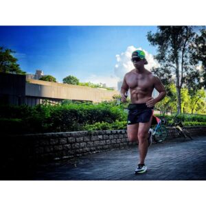 Alex Lam Chi-Sin Instagram - 🏋🏽‍♀️開心兩課🏃🏾‍♂️
琴晚瞓覺前諗住今日跑返課
點知起身碌電話睇到會落雨
唔理咁多操返轉膊先去買餸
操完膊後陽光普照風和日麗
沖個身切返五公里輕輕鬆鬆
之後再去買餸完成今日課程
唔好諗一諗就輸唔係做壞事
想做去做好好安排自己時間
❤️❤️❤️❤️❤️❤️❤️❤️❤️❤️
愛與和平提高靈性🥰
健身➡️跑步➡️健身➡️跑步
#adidas #oakley #shokz #suunto 
#lifeaffectslife #focus #健身 #跑步 
#一直努力 #肌肉兄弟 #悶棍生活