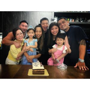 Alex Lam Chi-Sin Instagram - ❤️兩年幾冇見❤️
多謝你哋嚟探小乖乖
好有心成日問候我哋
亦都好多謝蕃茄姨姨
買套咁靚嘅衫比乖乖
❤️❤️❤️❤️❤️❤️❤️