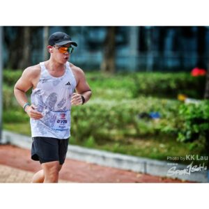 Alex Lam Chi-Sin Instagram - 🔥第一次一人🔥
第一次一個人參加跑賽
諗住同老婆小乖乖去跑
但老婆要返工咁冇計啦
希望下次可以一齊跑啦
多謝Carrie今次嘅邀請
多謝各位攝影師嘅靚相
多謝當日所有工作人員
PHOTO BY : ICEFOX🙏🏽
PHOTO BY : KK LAU🙏🏽
❤️❤️❤️❤️❤️❤️❤️❤️
愛與和平提高靈性🥰
健身➡️跑步➡️健身➡️跑步
#ADIZEROPRO3 #ADIDAS #OAKLEY
#1MOREHK #lifeaffectslife #focus 
#一直努力 #肌肉兄弟 #悶棍生活 
#健身 #跑步 #精進 #sportsoho