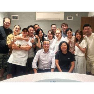 Alex Lam Chi-Sin Instagram - ❤️中學老師同學❤️
每一個人嘅時間都非常寶貴
大家有咗家庭就會非常明白
大家肯付出時間同金錢聚會
絕對係緣份福氣要好好珍惜
好難得有咁嘅緣份聚埋一齊
所以每一次嘅中學同學聚會
我盡力去抽時間出席聚一聚
絕對感受到大家彼此愛大家
適於微視嗰種感覺非常珍貴
大家好努力去維繫呢種關係
❤️❤️❤️❤️❤️❤️❤️❤️❤️❤️
🫰🏾愛與和平提高靈性🫰🏾
#伯裘英文書院 #中學同學
#友情 #感恩 #珍惜 #緣份