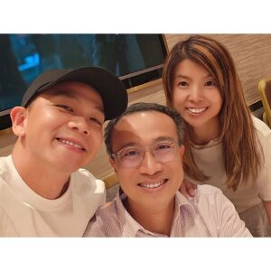 Alex Lam Chi-Sin Instagram - ❤️中學老師同學❤️
每一個人嘅時間都非常寶貴
大家有咗家庭就會非常明白
大家肯付出時間同金錢聚會
絕對係緣份福氣要好好珍惜
好難得有咁嘅緣份聚埋一齊
所以每一次嘅中學同學聚會
我盡力去抽時間出席聚一聚
絕對感受到大家彼此愛大家
適於微視嗰種感覺非常珍貴
大家好努力去維繫呢種關係
❤️❤️❤️❤️❤️❤️❤️❤️❤️❤️
🫰🏾愛與和平提高靈性🫰🏾
#伯裘英文書院 #中學同學
#友情 #感恩 #珍惜 #緣份