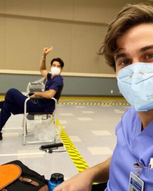 Alex Landi Instagram - Back to work @greysabc