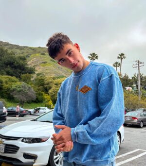 Alex Mandon Rey Instagram - Fun day at Malibu Beach🌊🏝️🏄🏻‍♂️