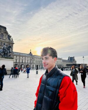 Alex Mandon Rey Instagram - Paris c’est l’amour❤️