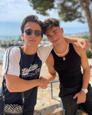 Alex Mandon Rey Instagram - Una semana increíble con mi hermano @noahurrea 🤝🏾❤️