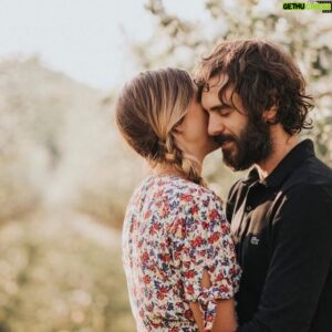 Alex Nevsky Instagram - Beaucoup de barbe.
Beaucoup d’amour.

Photo par
@sameravenelle