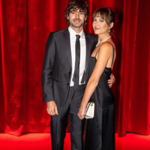 Alex Nevsky Instagram - Grand bal du @museemccordstewart 

Je me sens tellement chanceux de t’accompagner magnifique @vanpailong 🥰
