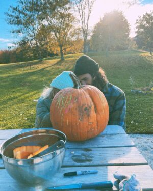 Alex Nevsky Instagram - Lalouwigne 🎃❤️☀️