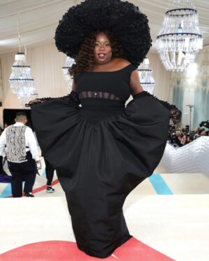 Alex Newell Instagram - Little Alex is still reeling!! @kellybellevue 💋  @alexander_armand 💇🏾‍♀️ @csiriano 🪡🧵