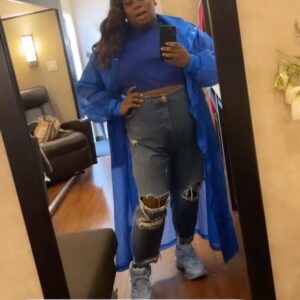 Alex Newell Instagram - I think Mo’s fashions had a big help in getting @zoeysplaylist a @criticschoice nom!!!! Hahah make sure you watch Zoey’s Extraordinary Christmas on @therokuchannel