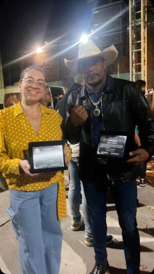 Alex Oliveira Instagram - Estou muito feliz, pelo reconhecimento do esporte, muito obrigado prefeito @eutocomjoa  por me dar esse reconhecimento como atleta que conseguiu levar o nome de Três Rios para o mundo 

Parabéns  @nicole_jaloto , parabéns pelo belíssimo trabalho voltado para as mulheres..