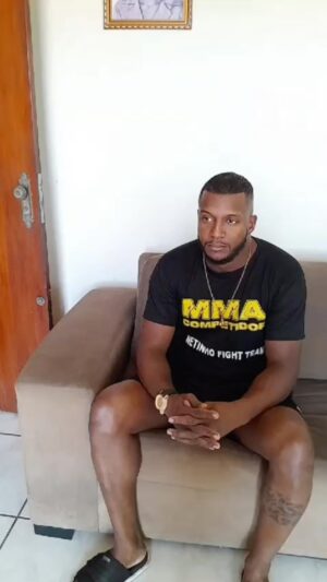 Alex Oliveira Instagram - @ats_tubaroesbrasil  junto com Netinho Fight @netinho_mma Uberlândia MG.

Mais uma prata da casa brilhando para o mundo, Mestre Netinho está de parabéns, Demolidor @arthurlopeslutador contrato assinado com o DANA WHITE CONTENDER SERIES.
ATS Uberlândia dando muitos frutos com Mestre Netinho, que une forças e multiplica conquistas, já estamos com @evaldosantosmma bolachinha que está na China lutando por seus sonhos e agora vamos para o Contender Series com o Demolidor.

Agradeço a Deus todos os dias @essfight  e vem mais supresa aí "AGUARDEM".

#videosengracados #videos#canaljf #notícia #noticias24 #noticia #noticias #notícias #novidades #jf #noticoasjuizdefora #lojas  #Mencionar #atstubaroes #muaythafighter #lutalivreesportiva #tresriosacidadedoesporte •
#franquia #jujitsulifestyle #tubaroesassasinos #taekwndo #lojas# kingfu #boxe #atsushi #Anime #tresriosprecente #taekwondofighter #franqui #andretadeu
