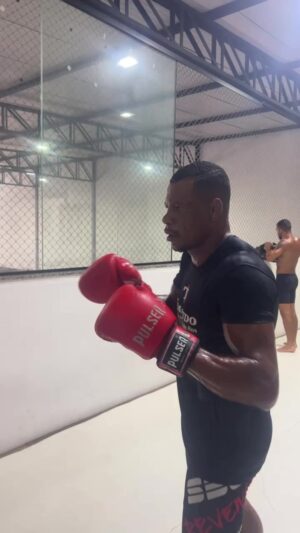 Alex Oliveira Instagram - Deus a cima de Tudooo.
É só Chamar!!!
#oesportepodemudarvidas