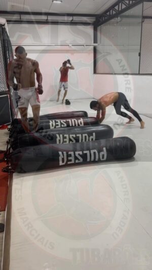 Alex Oliveira Instagram - Mais um grande treino para conta e estamos prontos como sempre é rumo a China 🇨🇳!!!!

#tresriosacidadedaluta #tresriosacidadedoesporte #oesportepodemudarvidas
