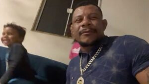 Alex Oliveira Instagram - O domingão maravilhoso, em casa com os meus amores.
Papai do céu e muito bom...
Olha Mestrão @andretadeu_ats é Tubarão 🦈🦈🦈, @ats_tubaroesbrasil !!!
#oesportepodemudarvidas