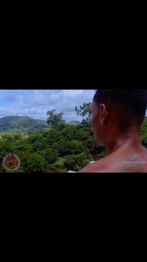 Alex Oliveira Instagram - *Da escuridão do desconhecido, ergue-se mais uma história de determinação e triunfo.*

De onde menos se espera, surge a luz da glória @ats_tubaroesbrasil 

❤️O ESPORTE PODE MUDAR VIDAS❤️

Este é o relato do nosso Tubarão @cristianferreira287.
Ele estar transformando  o nada em uma história de sucesso. 

Com muita dedicação, coragem, perseverança e uma determinação inabalável, ele enfrentou muitos desafios do mundo, mais superou todos os obstáculos. 

Cada passo foi uma batalha, mas cada vitória foi uma conquista e agora, do nada, surge a glória. 
Uma história inspiradora de resiliência, força e esperança."

Do bairro  Barros Franco para o outro lado do mundo. Bora rumo a China 🇨🇳.

Produção:  @luismoraes.oficial  e @udsonsanttana

#videosengracados #videos#canaljf #notícia #noticias24 #noticia #noticias #notícias #novidades #jf #noticoasjuizdefora #lojas  #Mencionar #atstubaroes #muaythafighter #lutalivreesportiva #tresriosacidadedoesporte •
#franquia #jujitsulifestyle #tubaroesassasinos #taekwndo #lojas# kingfu #boxe #atsushi #Anime #tresriosprecente #taekwondofighter #franqui #andretadeu