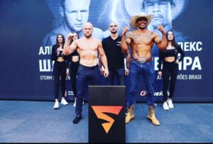 Alex Oliveira Instagram - O mundão, aqui já é sexta-feira dia de trabalhar..

Obrigado meu Deus, obrigado Sibéria pelo carinho!!

@shlemenko_fc 🙏🙏🙏🙏🙏.

#oesportepodemudarvidas