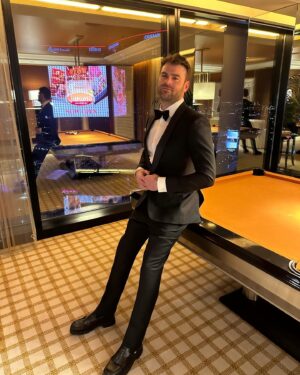 Alex Pall Instagram - Got this custom suit 6 months ago but I don’t get invited to anything fancy so figured dress up in vegas was the move… HNY 🥂