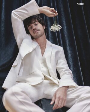 Álex Pastrana Instagram - Find me in mex🇲🇽 @_noirmagazine 

Director editorial: @gerardangulo 
Fotografía: @alvarogracia 
Estilismo: @patriciamanella 
Grooming: @leo_pereiraaa 
Asistente de foto: @gaboboza__ 
Asistente de moda: @carlotadrb 
Agradecimientos: @hoteltotem