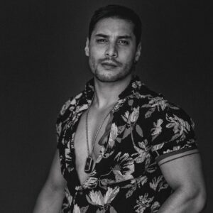 Álex Perea Instagram - Al final que? No pierdes nada en intentarlo… lo que se viene! Puras buenas noticias! ✨🖤🐺🤘🏼
