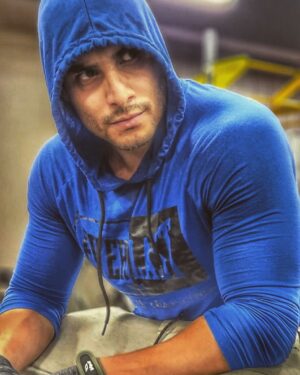 Álex Perea Instagram - No necesitas motivación, necesitas disciplina. #nopainnogain 💙