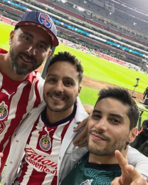 Álex Perea Instagram - Ganes o pierdas… 🫶🏻✨🙌🏻