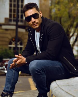 Álex Perea Instagram - 😎✨🙌🏻🖤🐺
.
.
📸 @alexpadronphoto