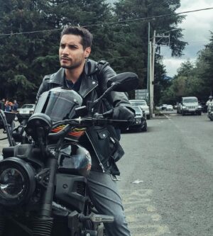 Álex Perea Instagram - Que chingon disfrutar tanto de algo y sentirte tan pleno… mañana será otro día, pero hoy… hoy soy muy feliz. ✨🐺☀️ #Evan #ReliquiasOscuras

📸 @josechuyrodriguez