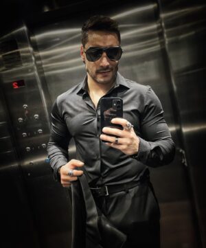 Álex Perea Instagram - Lo que sea de cada quien… 🫶🏻🖤