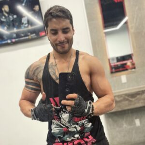 Álex Perea Instagram - Terminaron los deberes? 🖤✨🫶🏻