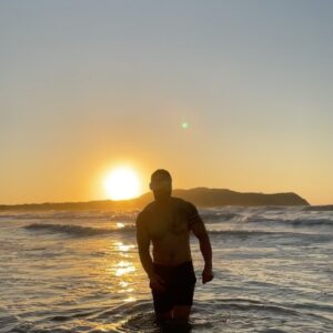 Álex Perea Instagram - Sunset 🌊✨🙏🏻🖤🐺