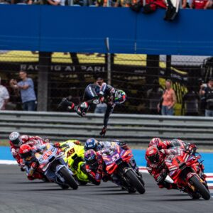 Álex Rins Instagram - After this crash and the surgery I’ll need to sit out of the #GermanGP. Now its time to keep our motivation bigger than ever. We have worked very hard to develop the bike and our time will come. We keep fighting, we keep working and I’ll see you soon!

#MotoGP #Yamaha #42ins