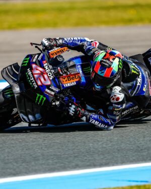 Álex Rins Instagram - 6th row for the #DutchGP 🇳🇱 races. We keep working @yamahamotogp 

#42ins #Yamaha #MotoGP