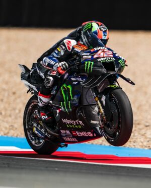 Álex Rins Instagram - Busy morning today trying to find the best set up for the new items. We improved in almost 1.5s in the afternoon but we still have margin to improve tomorrow. Let’s go team! @yamahamotogp 

@motogp #DutchGP
#MotoGP #Yamaha #42ins