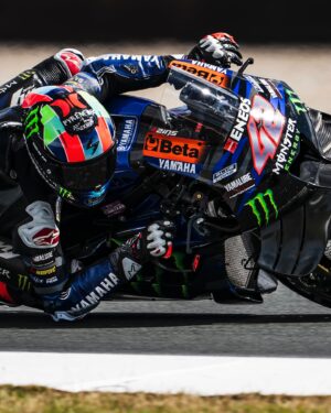 Álex Rins Instagram - Busy morning today trying to find the best set up for the new items. We improved in almost 1.5s in the afternoon but we still have margin to improve tomorrow. Let’s go team! @yamahamotogp 

@motogp #DutchGP
#MotoGP #Yamaha #42ins