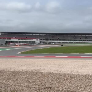 Álex Rins Instagram - All day like this… 😅 Few laps for us today in the test due to the weather, so we will have homeworks in Austin. 

Todo el día así…😅 Pocas vueltas hoy debido al mal tiempo así que tendremos deberes en Austin.

@yamahamotogp @motogp 
#Yamaha #Portimao #42ins