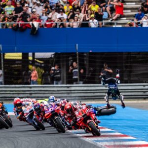 Álex Rins Instagram - After this crash and the surgery I’ll need to sit out of the #GermanGP. Now its time to keep our motivation bigger than ever. We have worked very hard to develop the bike and our time will come. We keep fighting, we keep working and I’ll see you soon!

#MotoGP #Yamaha #42ins