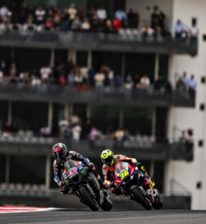 Álex Rins Instagram - 🔵 First points in blue but we’ve work to do! During the weekend we are able to get a few good laps but on Sunday it’s clear that we have to change how we set up the bike because we had the same problems as in Qatar. Good news is that we are staying in Portimao for a test tomorrow so I’m confident we will work on this and improve soon 💪🏻

🔵 Primeros puntos de azul pero aún nos queda trabajo por hacer! Durante el finde somos capaces de sacar alguna buena vuelta, pero los domingos está claro que debemos cambiar nuestro set up porque hemos tenido los mismos problemas que en Qatar. Lo bueno es que nos quedamos en Portimao para un test mañana así que trabajaremos en ello y confío en que lo mejoraremos 💪🏻

#PortugueseGP #42ins #Yamaha #MotoGP
@yamahamotogp @motogp
