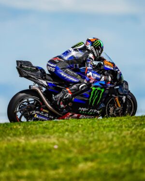 Álex Rins Instagram - A racing incident in front put us last in the 2nd corner. We recovered some positions but we still struggle when the tyres drop and we do not know exactly why yet. Tomorrow we’ll adapt the riding style and try to maximize our chances. We keep pushing ‼️

Un incidente de carrera delante nuestro nos puso últimos en la segunda curva. Recuperamos algunas posiciones pero seguimos sufriendo cuando caen los neumáticos y no sabemos exactamente por qué. Mañana adaptaremos el estilo de pilotaje e intentaremos aprovechar nuestras oportunidades. Seguimos empujando ‼️

#AmericasGP #Yamaha #42ins #MotoGP