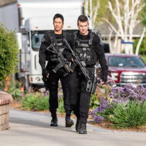 Alex Russell Instagram - New SWAT Sunday 10/9c CBS 
👊🏼💥