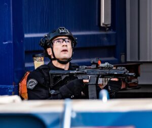 Alex Russell Instagram - Miss the last episode? Stream it now on @paramountplus 

#rollswat 👊🏼
